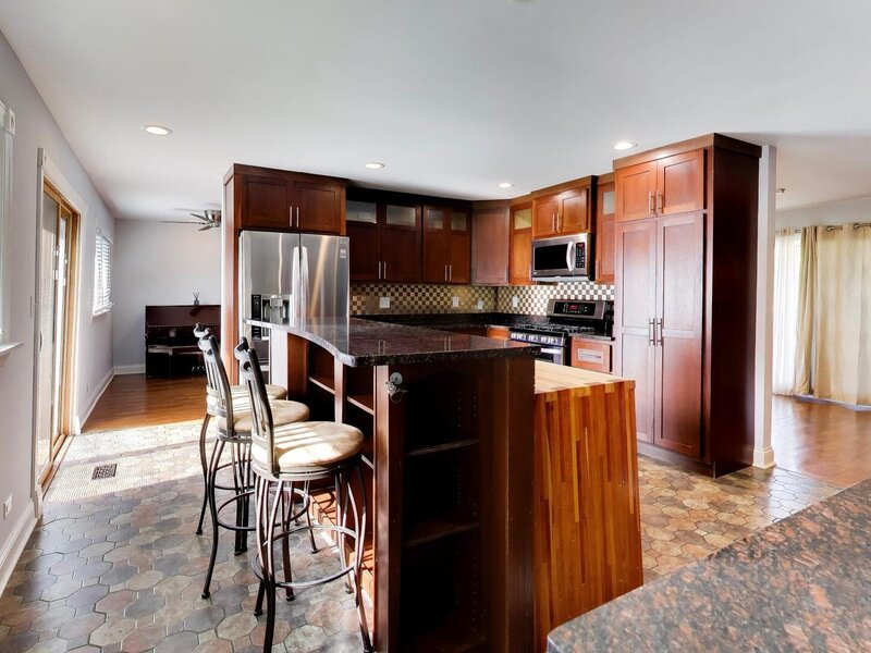655 Flagstaff Lane Hoffman Estates IL 60169