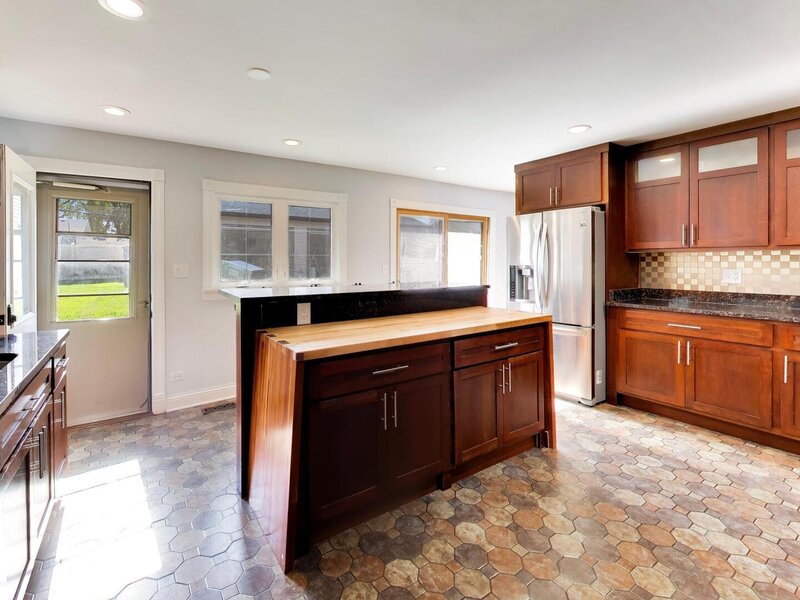 655 Flagstaff Lane Hoffman Estates IL 60169