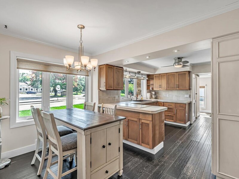 2315 10th Street East Moline IL 61244