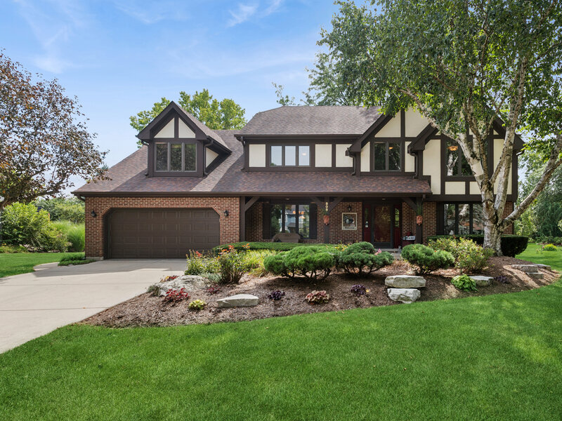 808 Lyndhurst Court Naperville IL 60563