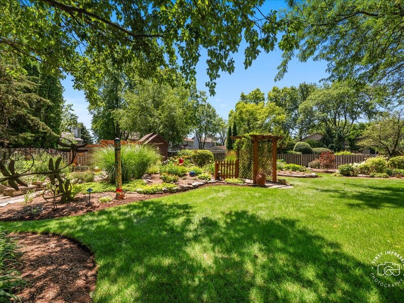 808 Lyndhurst Court Naperville IL 60563