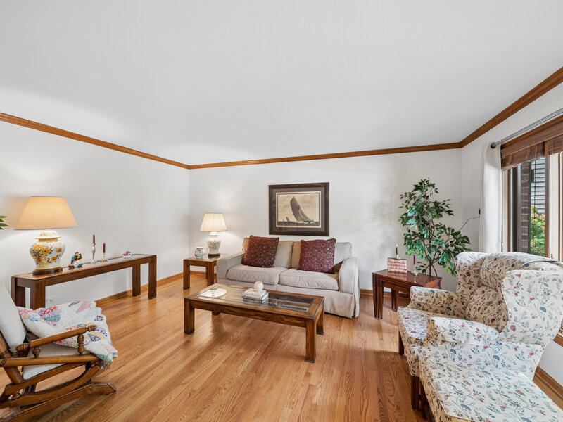 808 Lyndhurst Court Naperville IL 60563