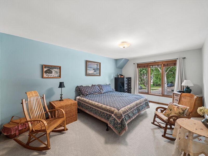 808 Lyndhurst Court Naperville IL 60563