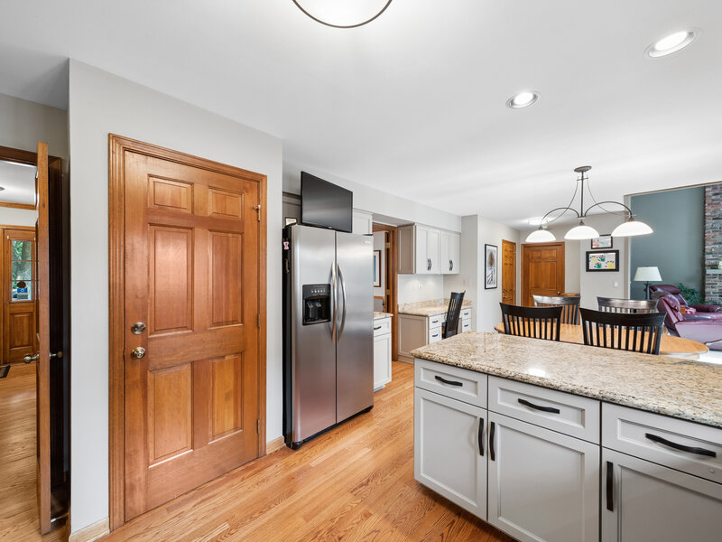 808 Lyndhurst Court Naperville IL 60563