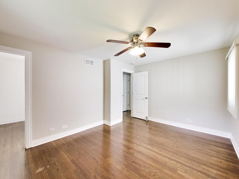655 Thornwood Drive Buffalo Grove IL 60089