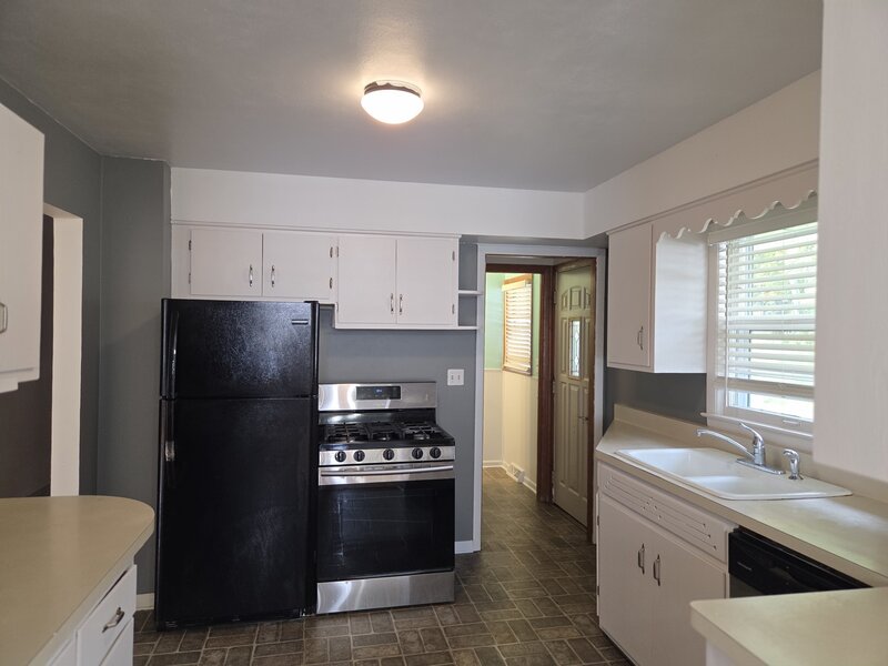 204 Warren Avenue Rockford IL 61107