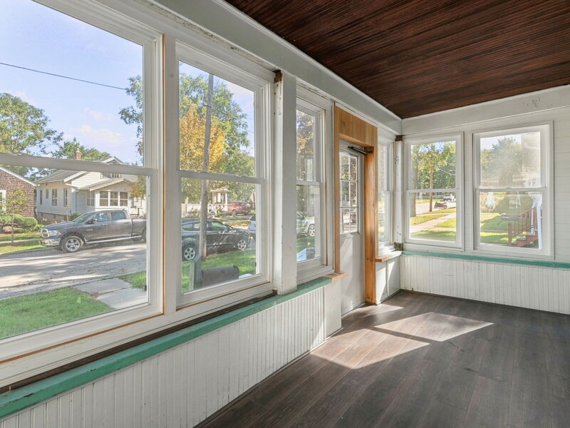 111 Warren Avenue Aurora IL 60505