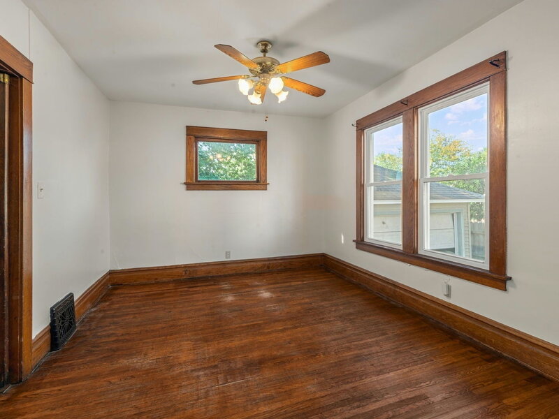111 Warren Avenue Aurora IL 60505