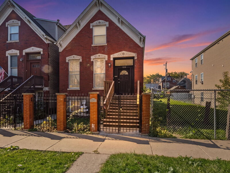 920 N Mozart Street Chicago IL 60622