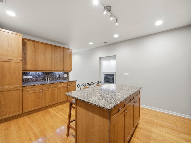 1433 S Prairie Avenue Chicago IL 60605