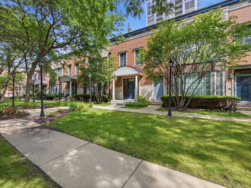 1433 S Prairie Avenue Chicago IL 60605