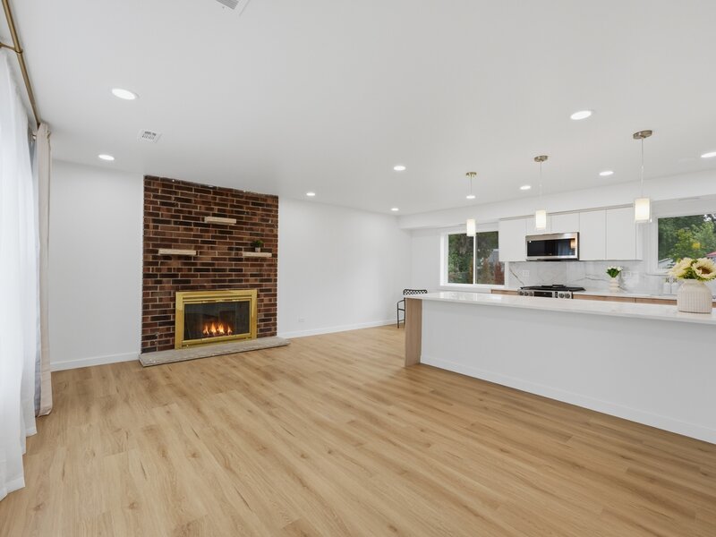 1134 Pinehurst Lane Schaumburg IL 60193