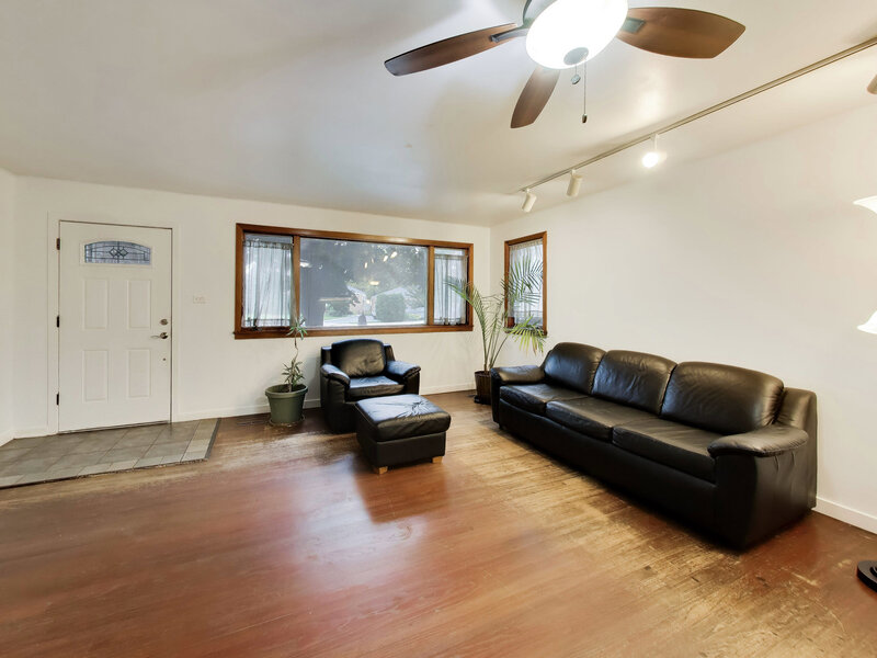 2183 Laura Lane Des Plaines IL 60018