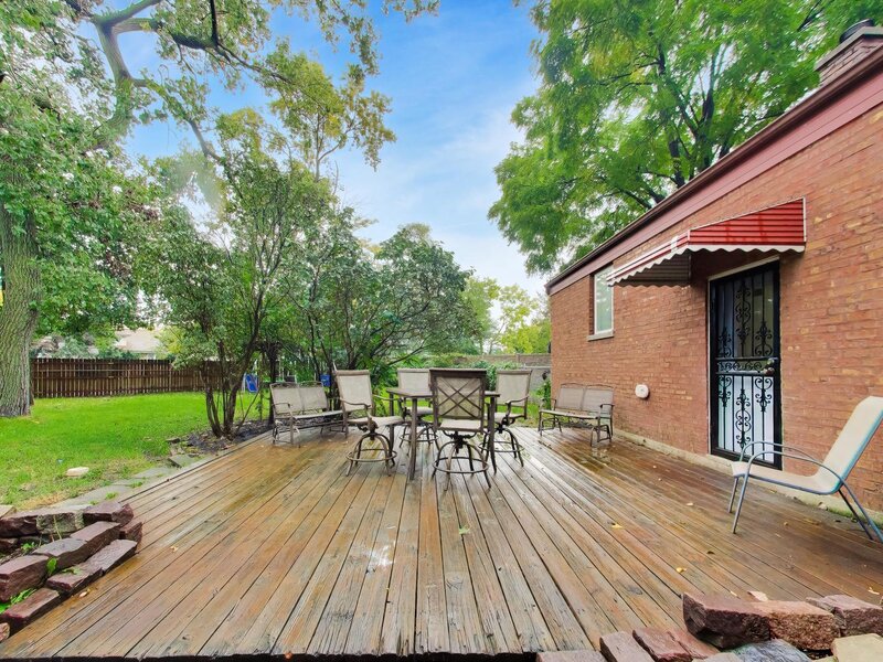 2183 Laura Lane Des Plaines IL 60018