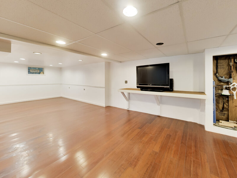 2183 Laura Lane Des Plaines IL 60018