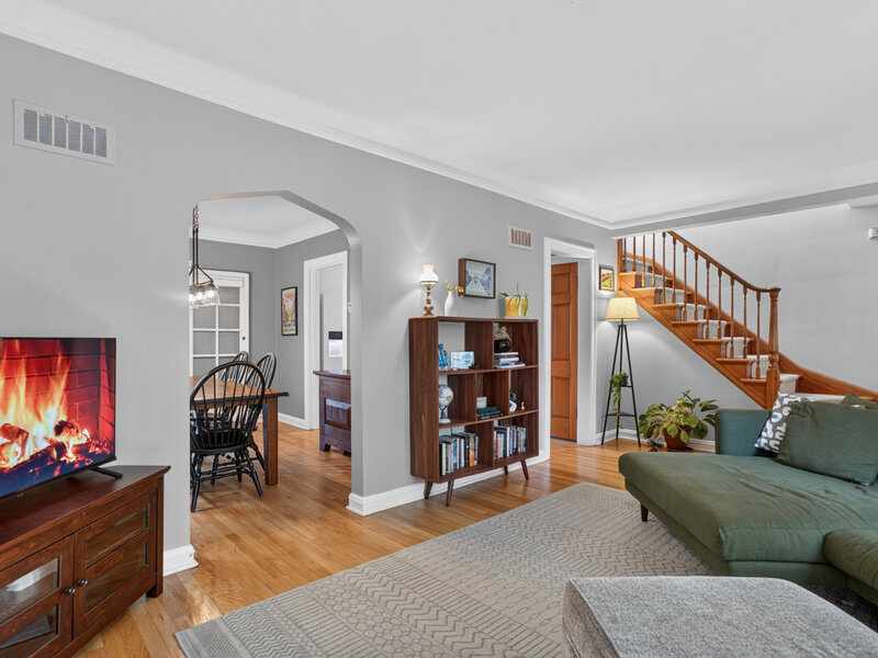 4842 W Balmoral Avenue Chicago IL 60630