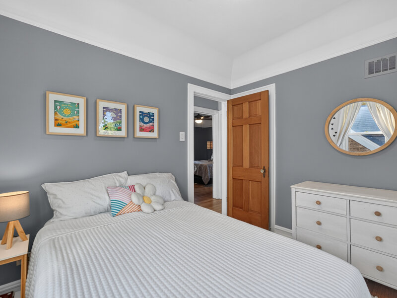 4842 W Balmoral Avenue Chicago IL 60630