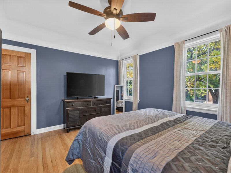 4842 W Balmoral Avenue Chicago IL 60630