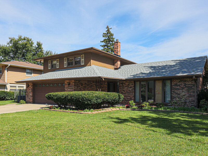 1601 N Rosetree Lane Mount Prospect IL 60056