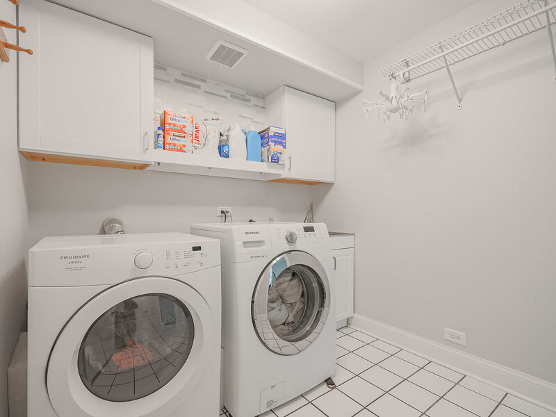 1601 N Rosetree Lane Mount Prospect IL 60056