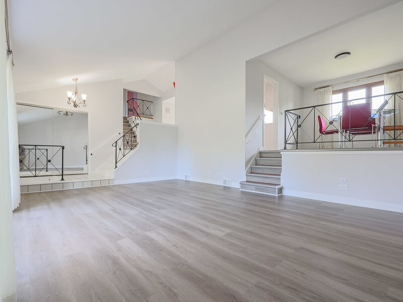 1601 N Rosetree Lane Mount Prospect IL 60056