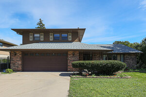 Photo of 1601 N Rosetree Lane Mount Prospect IL 60056