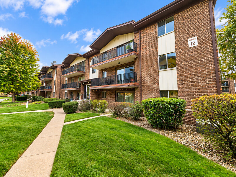5237 James Lane Crestwood IL 60418