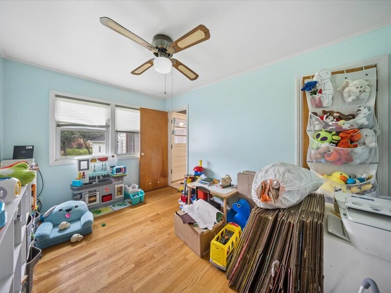 1372 S 6th Avenue Des Plaines IL 60018
