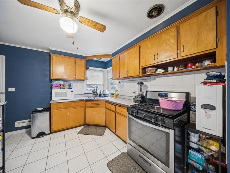 1372 S 6th Avenue Des Plaines IL 60018
