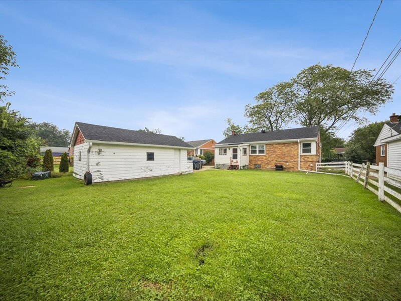 1372 S 6th Avenue Des Plaines IL 60018