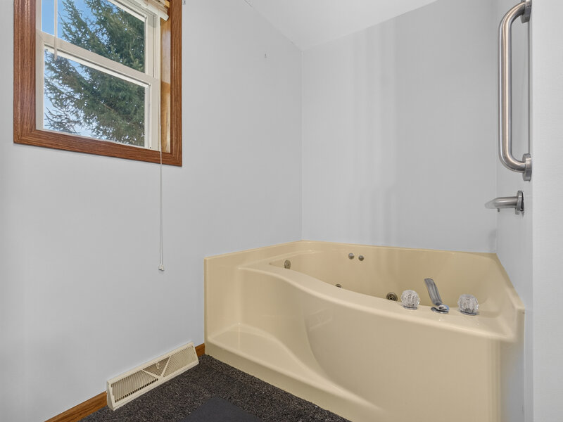 10210 Sharon Lane Hebron IL 60034