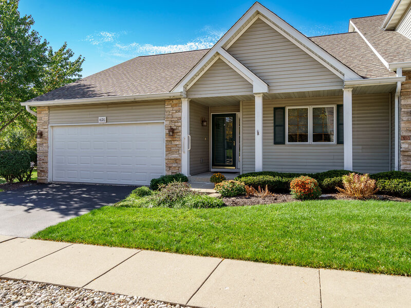 4126 Riverwood Loves Park IL 61111