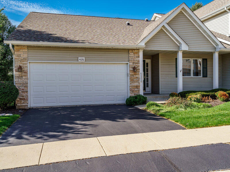 4126 Riverwood Loves Park IL 61111