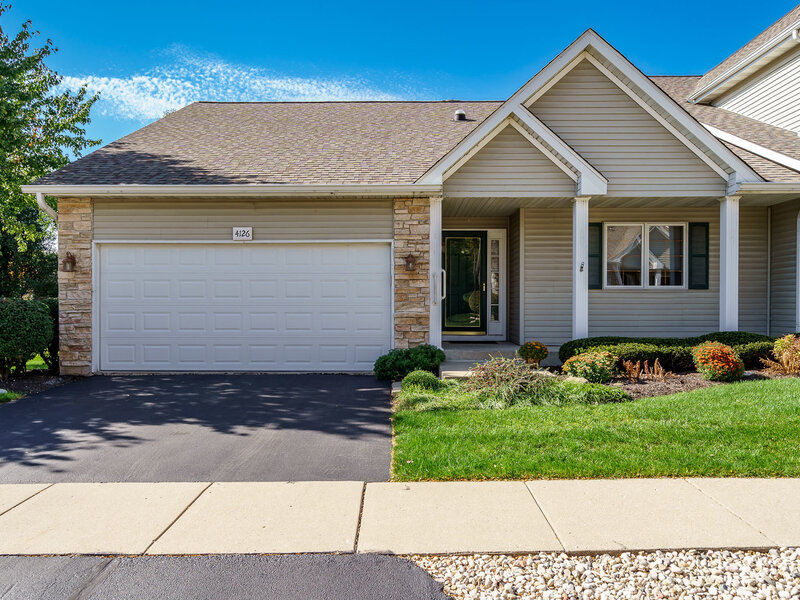 4126 Riverwood Loves Park IL 61111