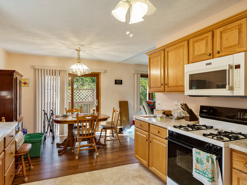 4126 Riverwood Loves Park IL 61111