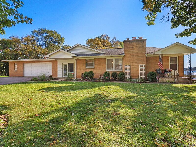 5208 N Leeside Street Mchenry IL 60050