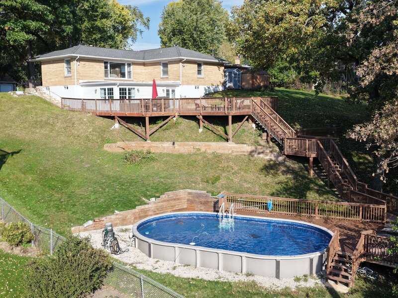 5208 N Leeside Street Mchenry IL 60050