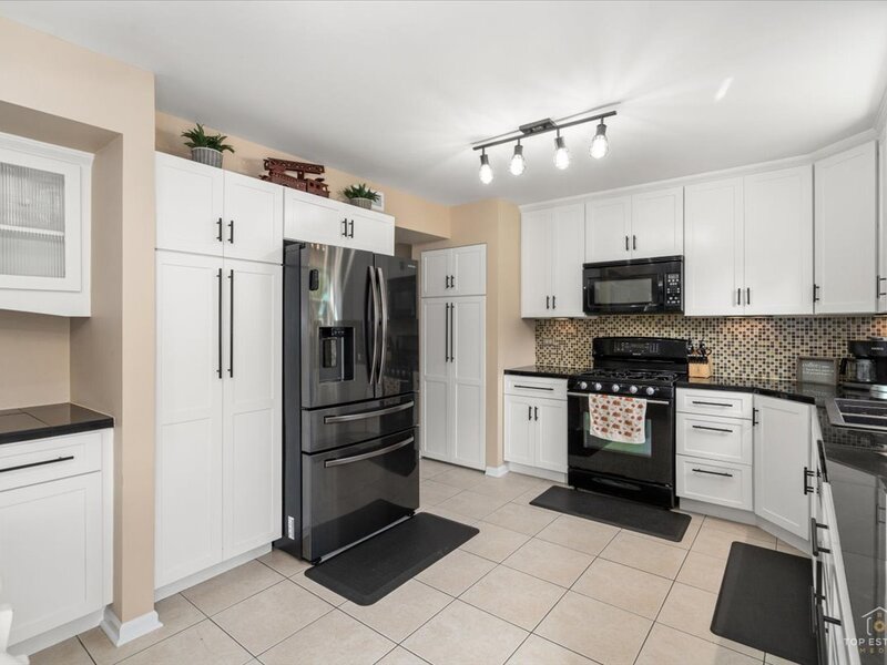 926 E Stone Creek Circle Crystal Lake IL 60014