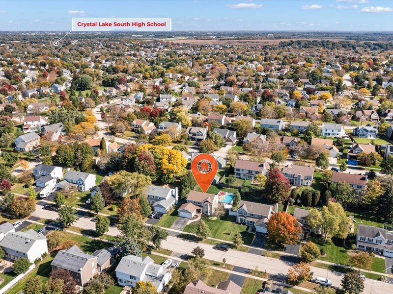 926 E Stone Creek Circle Crystal Lake IL 60014