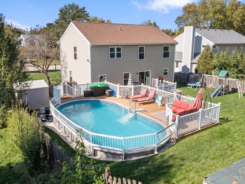 926 E Stone Creek Circle Crystal Lake IL 60014