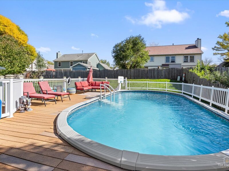 926 E Stone Creek Circle Crystal Lake IL 60014