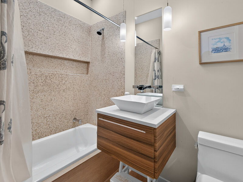 2012 W Shakespeare Avenue Chicago IL 60647