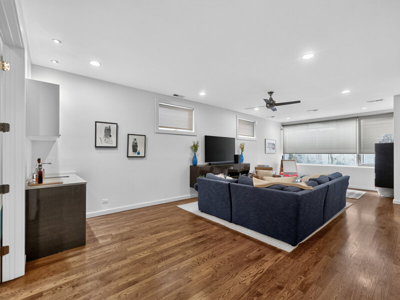 2012 W Shakespeare Avenue Chicago IL 60647