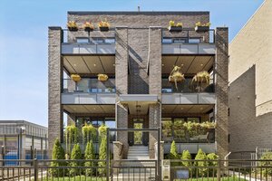 Photo of 4858 N Kenmore Avenue Chicago IL 60640 Unit 2N