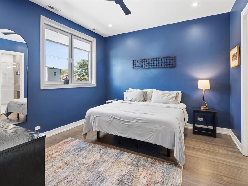4858 N Kenmore Avenue Chicago IL 60640