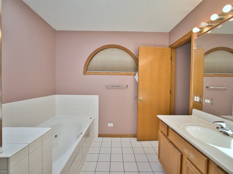5316 Lee Street Skokie IL 60077