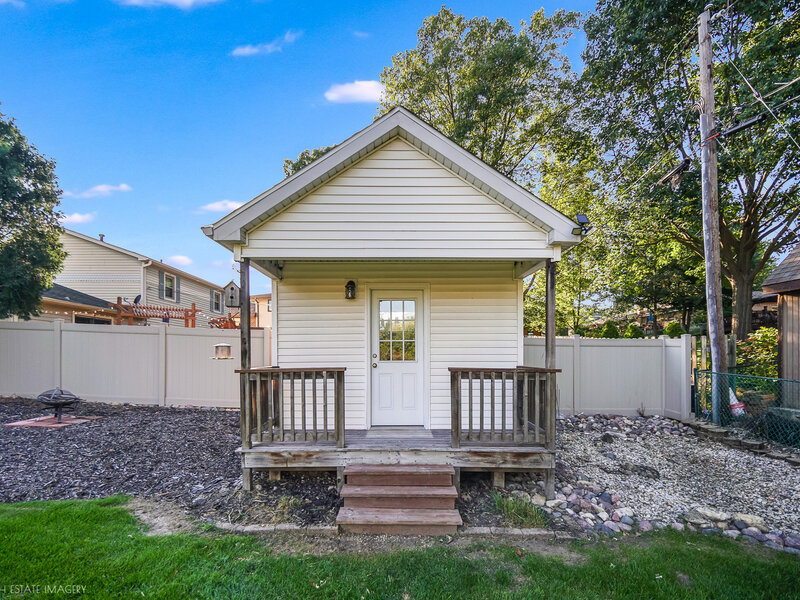 427 Glenys Drive Lemont IL 60439