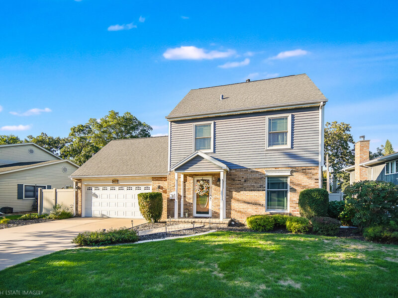 427 Glenys Drive Lemont IL 60439