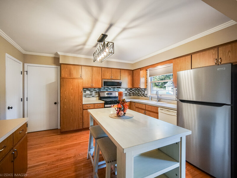 427 Glenys Drive Lemont IL 60439
