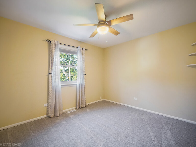 427 Glenys Drive Lemont IL 60439